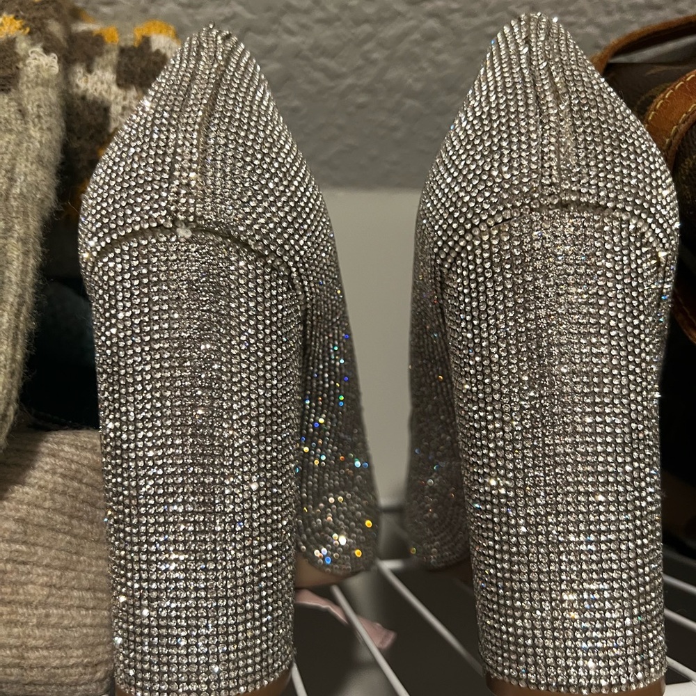 Steve madden Heels..in excellent condition. Pumps only for sale.